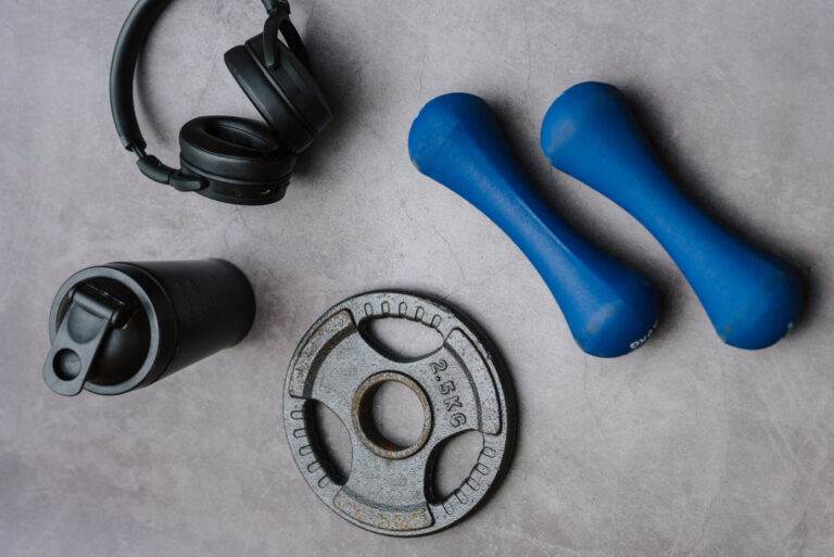 Nuestros consejos para comprar un buen equipo de entrenamiento de fuerza en casa