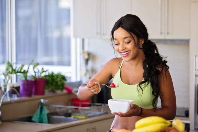 ¿Qué debes comer antes y después de hacer deporte?